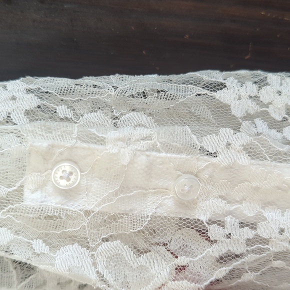 Express Portofino Button Up Sheet Lace Blouse V-Neck Button Cuffs - Picture 6 of 6